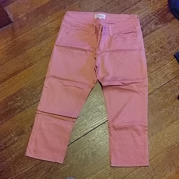 Capris - Picture 1 of 2